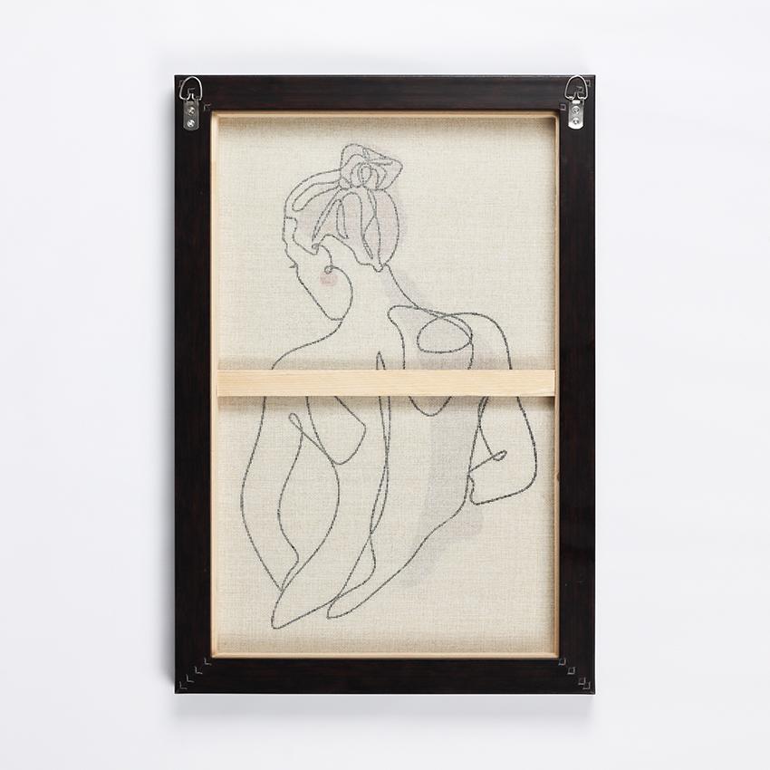 Arte de parede emoldurada de serapilheira de linha minimalista feminina (11)